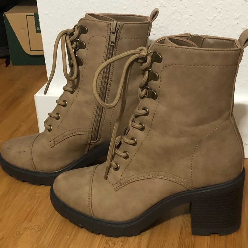 Tan combat booties - Picture 2 of 6